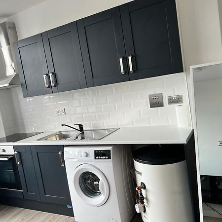 פינצ'לי Modern Apartment In London מראה חיצוני תמונה
